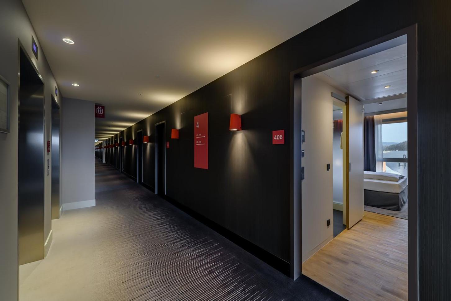 Intercityhotel Херфорд Екстериор снимка