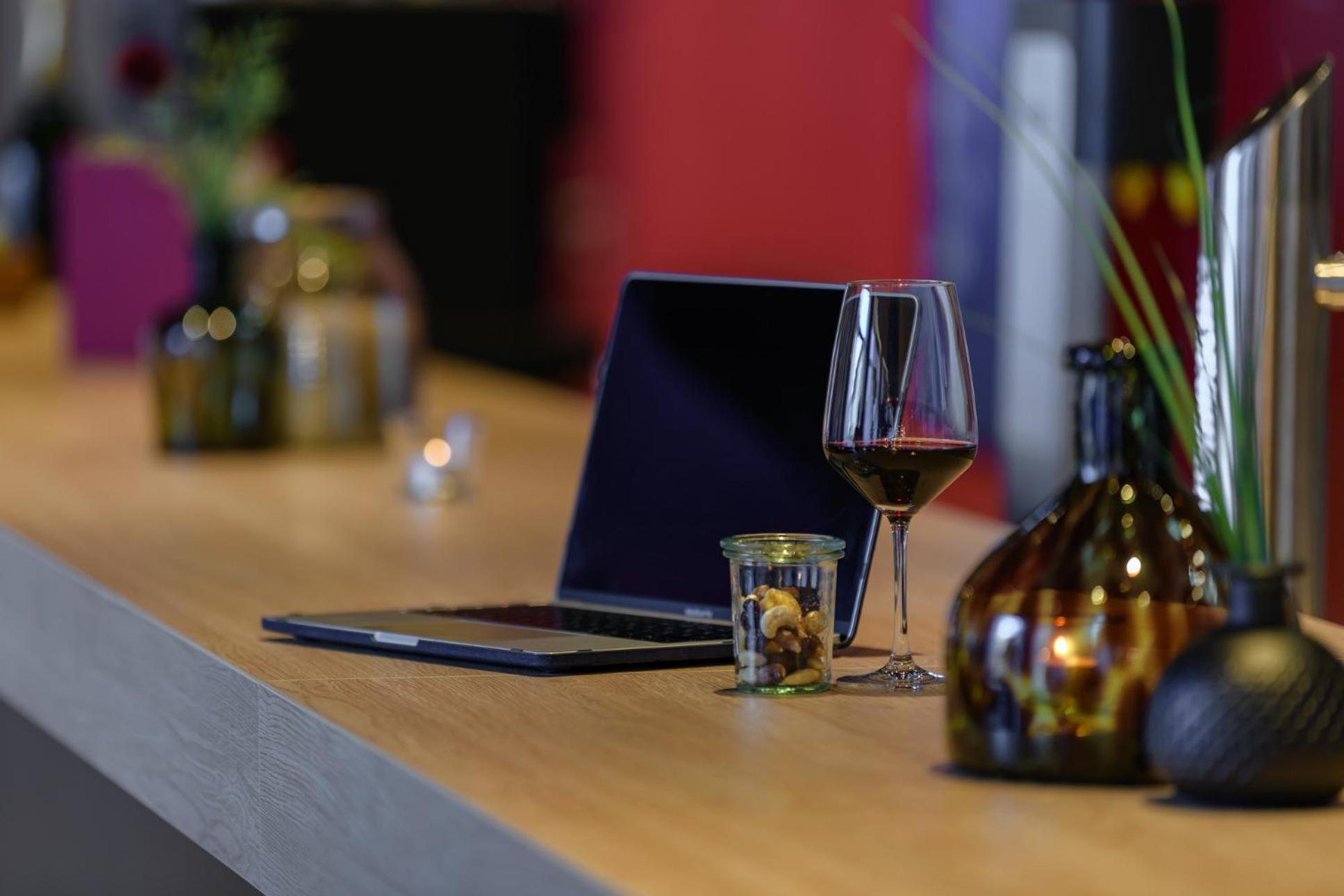 Intercityhotel Херфорд Екстериор снимка